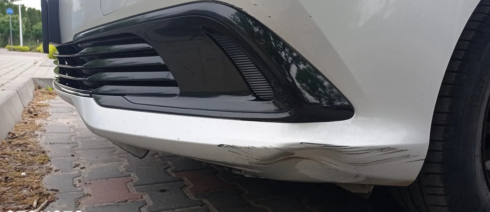 Toyota Auris cena 40500 przebieg: 141000, rok produkcji 2016 z Węgorzyno małe 79